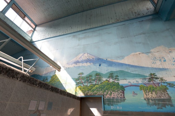 さようなら、菊水湯。長く暮らしを彩り、惜しまれながら閉業した銭湯の話のサムネイル