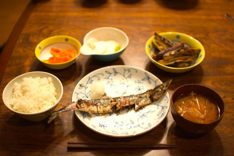 【UmeeTDishes vol.1】超ドケチ東大生がやってるワンコイン食堂・すぎ山食堂があるってマジ？【スタバでは水を頼め】