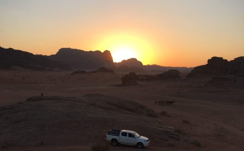 ヨルダンの砂漠に放置された東大生が絶望の果てに見つけたものとは…【ヨルダン旅行のすゝめ】のサムネイル