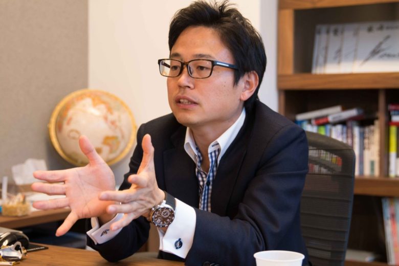 「「東大生は他人の評価で生きている」壮大な野望をもつエスキュービズム薮崎社長にインタビュー」のサムネイル画像