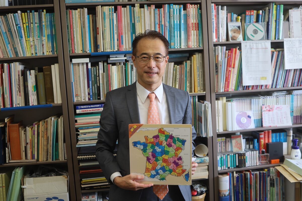 【フランス語を学ぶ意義とは？】教養学部・寺田寅彦教授にフランス語とフランス文化の魅力を聞いてみた