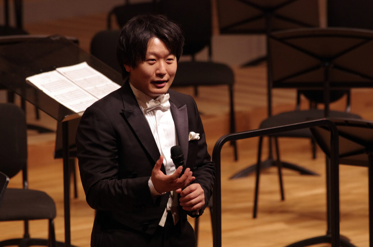 【指揮者・木許裕介さん／前編】音と言葉で世界を駆ける【最高齢指揮者と「知の巨人」に学んで】